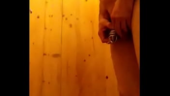 Preview 2 of Xxxx Japane Mp4 - Ho fatto la pipi nella doccia con la gabbietta