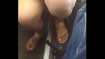 Preview 3 of Stepmom Sharebed Potn - sexy piernas  metro