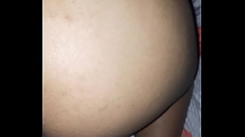 Preview 1 of Penis Gedi - Morena abrindo a bunda gigante ( part 1)