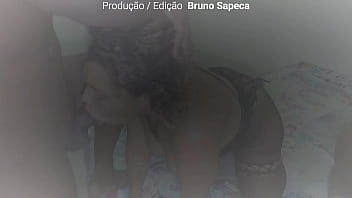 Preview 1 of Cohle Star - NEG&Atilde_O DOTADO ARREGA&Ccedil_A BUCETINHA DA CASADA GRAZY SAPECA DURANTE FODA DE SWING ENQUANTO O MARIDO FILMA A ORGIA