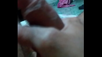 Preview 1 of Indiom Mom - Batendo uma