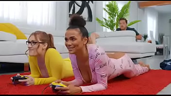 Preview 3 of Sunileon Xxx Hd New Videos - Who Are The Girls ? What is the scene ?