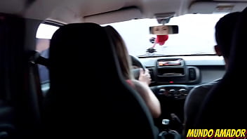 Preview 4 of Xxxhot Vedio - Colocou o amigo no porta malas pra entrar escondido no motel!