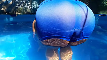 Preview 1 of Huse Waife - Cola Azul - boxer Azul - mi cola depilada esperando algun gordito pa cogerme