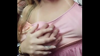 Preview 3 of Marika Couple Squirt Massage - Safadinha no predio... fazendo os vizinhos me tocar no elevador.... a melhor parte esta no bolivianamimi.tv