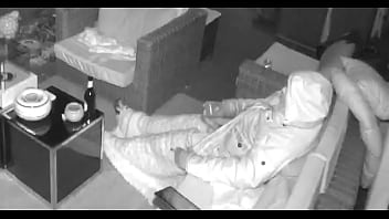 Preview 2 of Mother Living Room - Spy-Cam EINGEZOOMED: Bi-kerl m4rkus77 wichst mit Masturbator auf der Terrasse