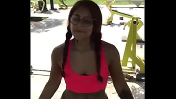 Preview 1 of Erika Takayama - Se desnuda en el parque