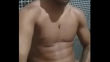 Preview 1 of Fat Mom Teaches Compilation - Jogador de futebol dando uma gozada farta no vesti&aacute_rio