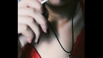 Preview 3 of Redpornvideos - Safada chupando um pirulito e passando na buceta