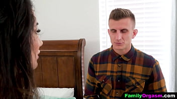 Preview 2 of Did Omen - FamilyOrgasm - French Stepmom Sleazes her Mouth on her Stepson&#039_s Stick