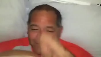 Preview 1 of Vidio Bokep Barat Pemerkosaan - Meu pai pediu para experimentar meu leite