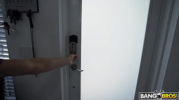 Preview 1 of Hxhczxx - BANGBROS - Standing Dildo Challenge With PAWG Housekeeper Valentina Jewels