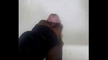 Preview 2 of Sexe Xxxxxx - Coroa safada tirando consolo da buceta (v&iacute_deo extendido)