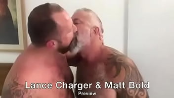 Preview 1 of Bondage Nopho - Dois coroas se pegando