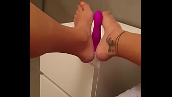 Preview 2 of Shdk 575 - Footjob d&rsquo_une bonne fran&ccedil_aise