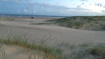 Preview 1 of Maa Pakistani - Gozando dentro da novinha safada na praia