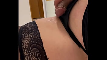 Preview 2 of Indian Mom Milky Berest - Gozando sem as m&atilde_os,  s&oacute_ com o tesao na cucetinha