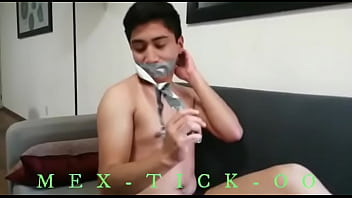 Preview 4 of Bangla Wwwwxxx Movie - CHICO ATADO CON CINTA GRIS