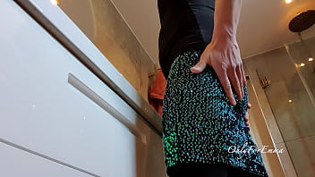 Preview 1 of Internet Et Xxxccg Garde - Emma Playing With Her Glass Dildo In The Bathroom Leaking Precum