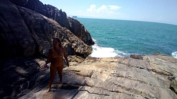 Preview 1 of Honeymoon First Night Porn - Largados e pelados porno !!!  Ilha  Fernando De Noronha  Brazil . Paty Bumbum - Alex Lima Completo No Red