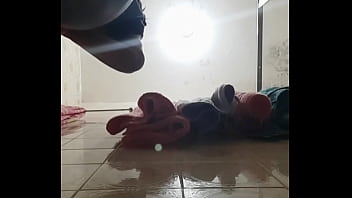 Preview 3 of Bang Bros Hd Porn - Tirando a roupa no banheiro