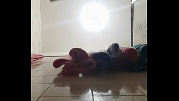Preview 1 of Bang Bros Hd Porn - Tirando a roupa no banheiro