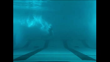 Preview 4 of Smoing Sex - Sexy Swimsuit Girl Swimming #2 (Full Screen)