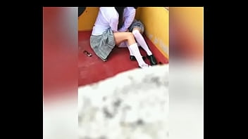 Preview 1 of Maolvi Xxxx - Alumnas Lesbianas Bes&aacute_ndose Atr&aacute_s de los Salones! Alumno Graba a DOS Estudiantes Lesbianas FAJANDO Atr&aacute_s de los Salones,  Las y las CONVENCE para COGERSELAS y Hacen un Tr&iacute_o Dentro de la Escuela! Sexo Publico!VOL1
