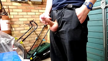 Preview 3 of Ah Xnxx - Very quick cum in garage after work