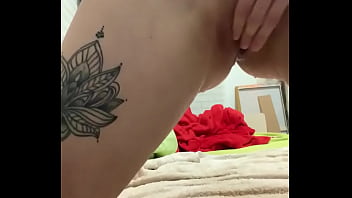 Preview 4 of Atrina Sex - ich pisse auf die couch und finger mich
