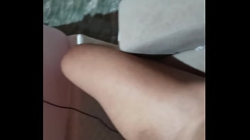Preview 4 of Pissing In Toilet - V&iacute_deo de verifica&ccedil_&atilde_o