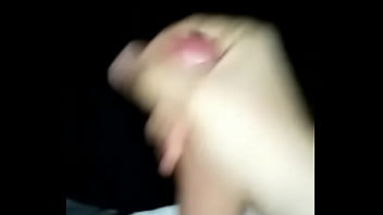 Preview 3 of Kuka Go Porn - Novinho safado jorrando leitinho e se sujando todo