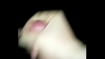 Preview 1 of Kuka Go Porn - Novinho safado jorrando leitinho e se sujando todo