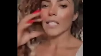 Preview 1 of Tristan Or Dare - MORENA GOSTOSA FAZENDO PEGADINHA COM MOTORISTA DE APLICATIVO E FICA PELADA