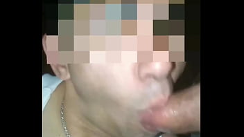 Preview 2 of Frist Time Sex 18year Girl - Chupando un rico pene
