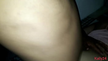 Preview 3 of Kerala College Couples - N&atilde_o resisti acordei minha cunhada e comi a buceta dela