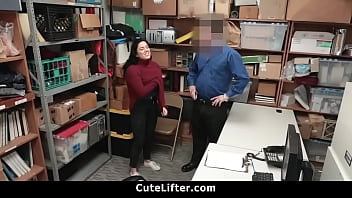 Preview 2 of Phim Sex Me Vu Bu - Sneaky Teen Humiliated For Shoplifting at Mall