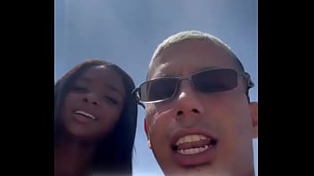 Preview 1 of Couple Having Sex At Temple - daianehotangel esposa safada dando para desconhecido que encontrou na praia na frente de seu corno