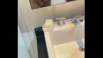 Preview 2 of Inscest Gay - Fudi no banheiro da faculdade com um colega de sala.