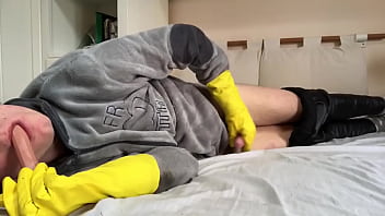 Preview 3 of Negra Prono - Masturbation in leather pants and gloves