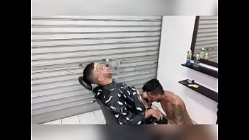 Preview 2 of Gofap Teens - Fodeu seu barbeiro