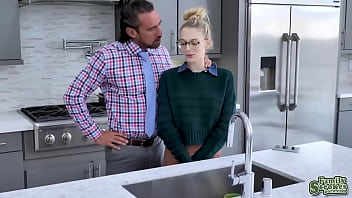 Preview 2 of Bhojpuri Choday Video - Stepdad Johnny Castle pounds Lily Lalimar&#039_s pussy over the kitchen counter