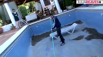 Preview 1 of Www Xxx Video Punjabi Sari - The pool cleaner doesn&#039_t do its job,  then at least it has to fuck the owner