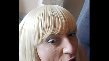 Preview 2 of Indin Sexy X - Neg&atilde_o do lava jato volta pra jatear minha boca com muito mijo quente!! De onde saiu tanto mijo caralho!!!!