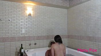 Preview 4 of Bangla Big Xxvideo - Casal Badarox transando na hidro - Manu Fox e Rubens Badar&oacute_