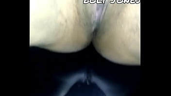 Preview 2 of Guy Boob Suck - CASAL INVADE MOTEL ABANDONADO FUDELANCIA GRITOS E GEMIDOS NA GARAGEM COM A BOMBOMD4 ofc.