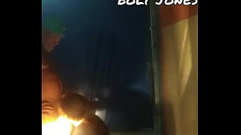 Preview 3 of Guy Boob Suck - CASAL INVADE MOTEL ABANDONADO FUDELANCIA GRITOS E GEMIDOS NA GARAGEM COM A BOMBOMD4 ofc.