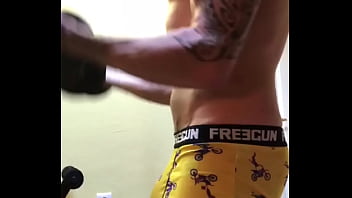 Preview 3 of Linda Diego Lesbian - Norik faisant son sport