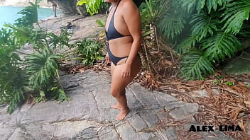 Preview 1 of Pornky Romantic - Chupei a buceta   da   -    Paty  Bumbum    -   Com cerveja  e a safada faz xixi no meu pau