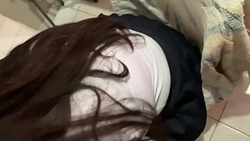 Preview 1 of Wwwpakistani Com - La encuentro con su falda de colegio y le meto la verga mientras vigila que nadie venga